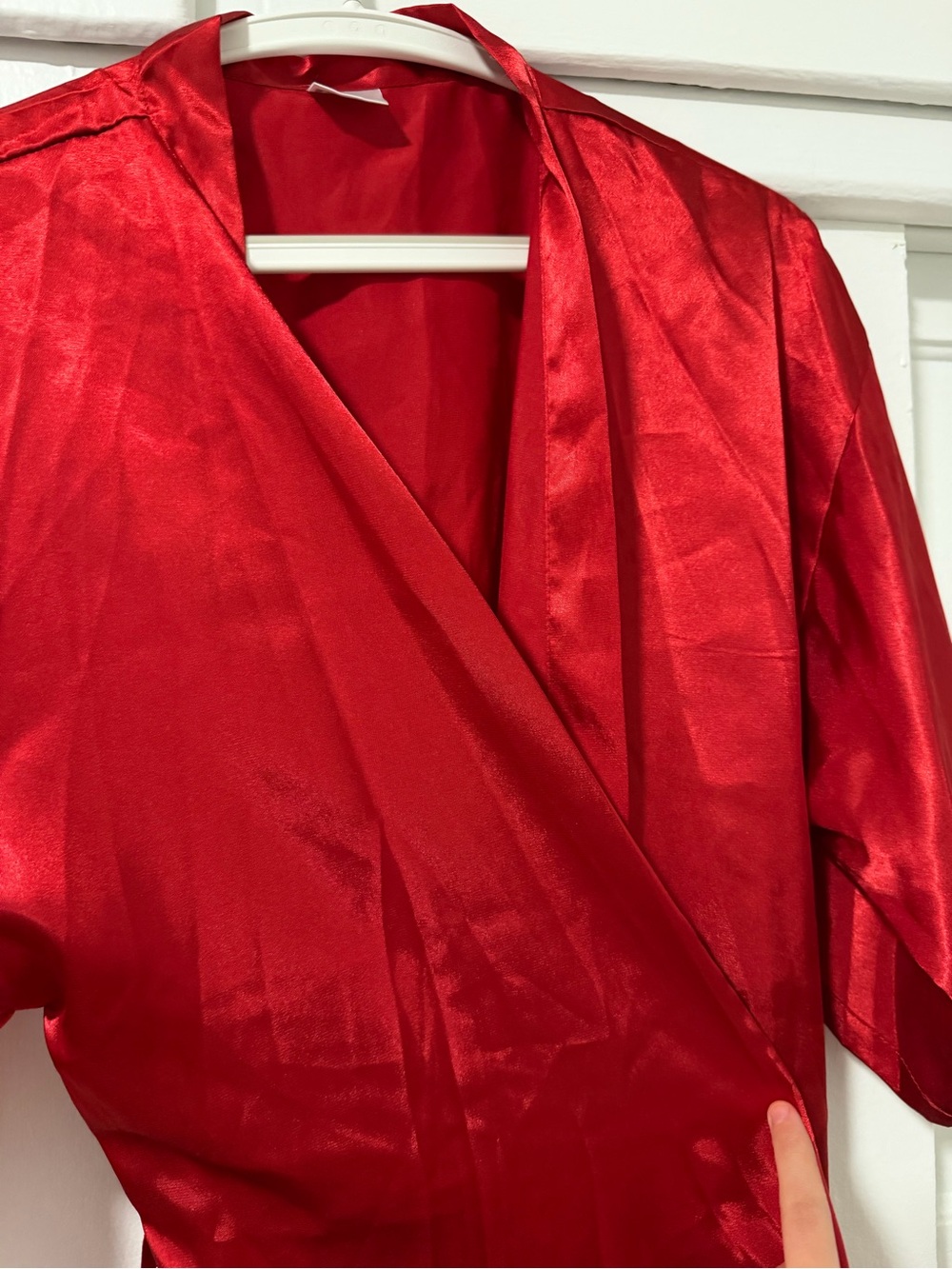 Source Unknown Red Satin Kimono Robe - Picture 5 of 6